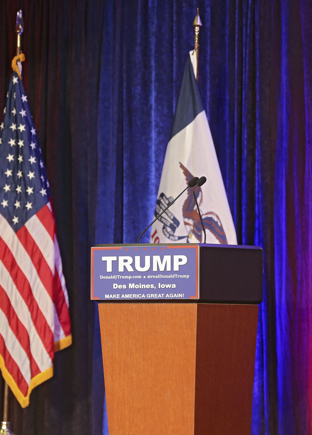 CAUCUS NIGHT - DES MOINES